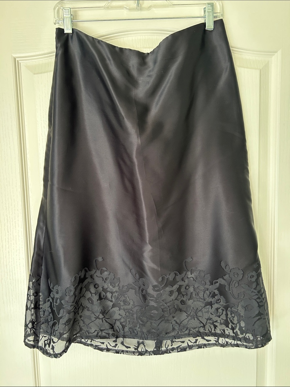 Black Lace-Hem Satin Women's Skirt